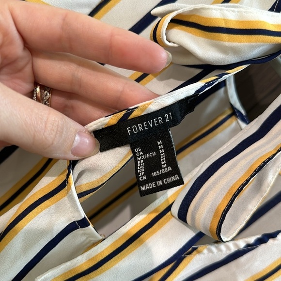 WOMENS FOREVER 21 CROP BLOUSE WHITE GOLD BLUE STRIPES WITH BACK TIE SIZE MEDIUM - Picture 3 of 3